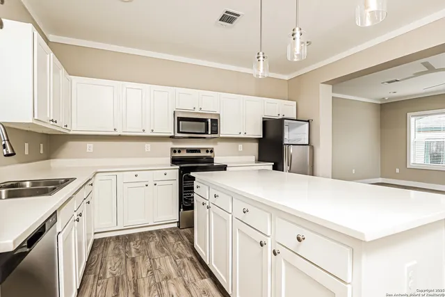 $1,820 | 839 Perez Street, San Antonio, TX 78207