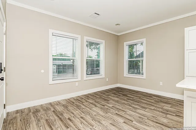 $1,820 | 839 Perez Street, San Antonio, TX 78207