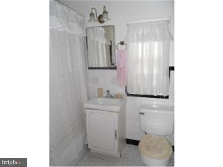 334 Ashwood Road Springfield, PA 19064 - Photo 13 of 18 Bathroom