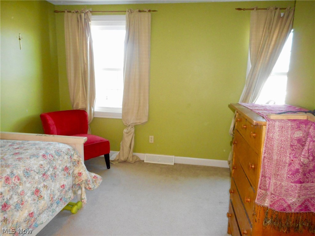 421 Misty Lane Akron, OH 44321 - Photo 23 of 31 Bedroom 3 with built in cabinetry