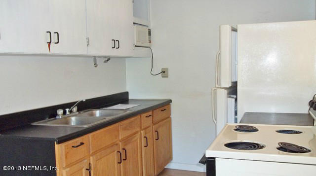 117 Silver Lake Road Palatka, FL 32177 - Photo 3 of 13 kitchen (Copy)