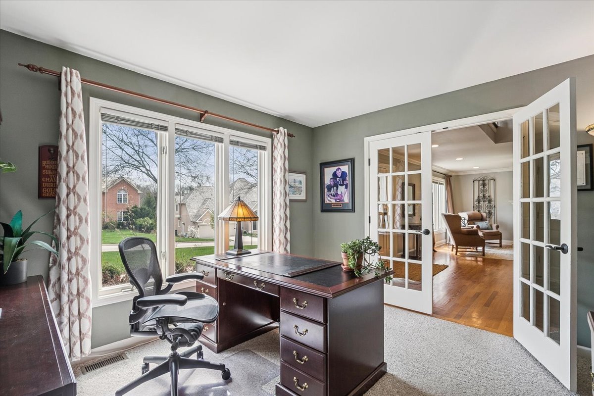 2496 Emerald Lane Lindenhurst, IL 60046 - Photo 11 of 40