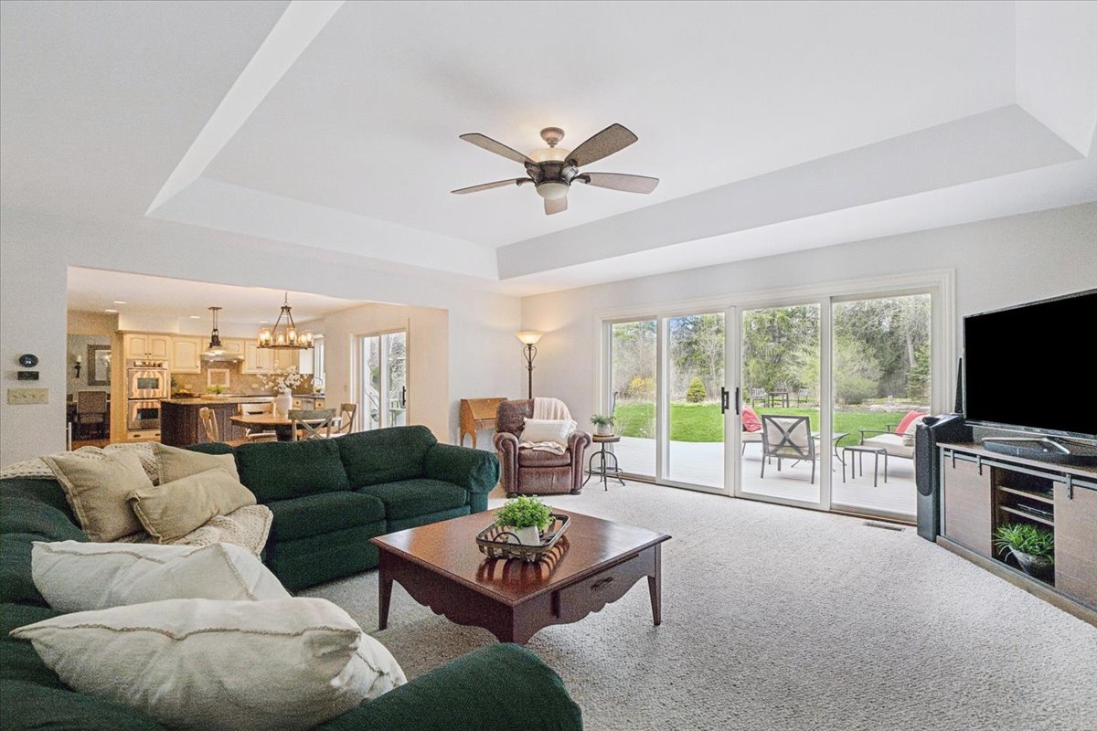 2496 Emerald Lane Lindenhurst, IL 60046 - Photo 18 of 40