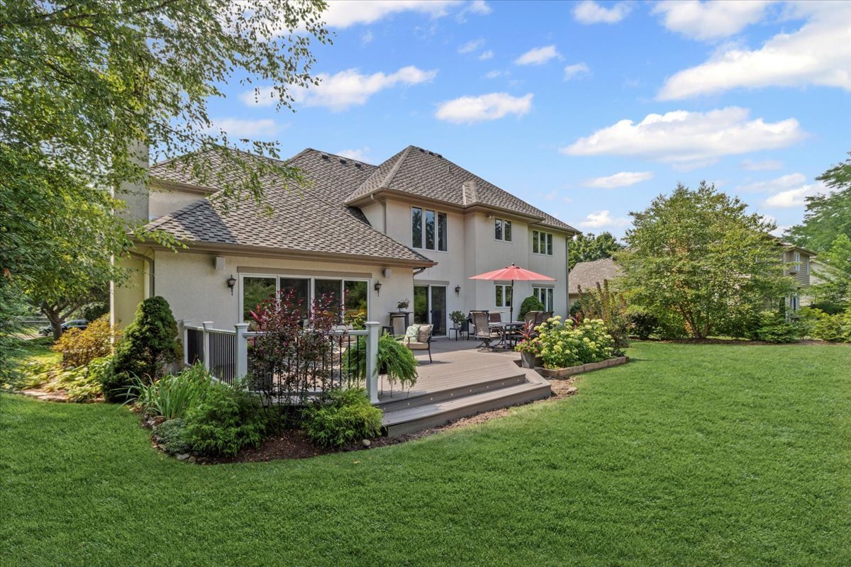 2496 Emerald Lane Lindenhurst, IL 60046 - Photo 2 of 40