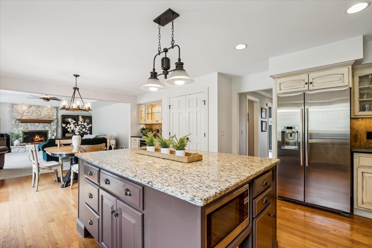 2496 Emerald Lane Lindenhurst, IL 60046 - Photo 22 of 40