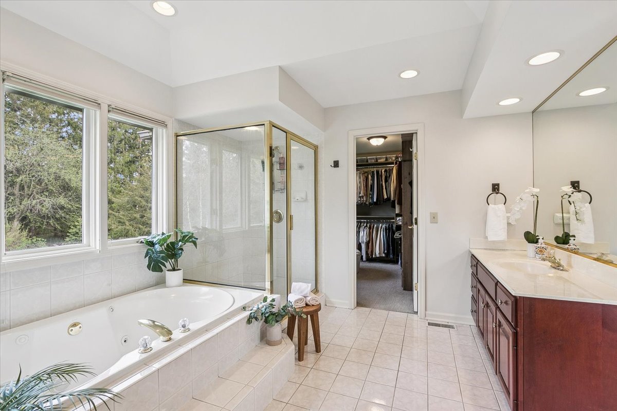 2496 Emerald Lane Lindenhurst, IL 60046 - Photo 33 of 40