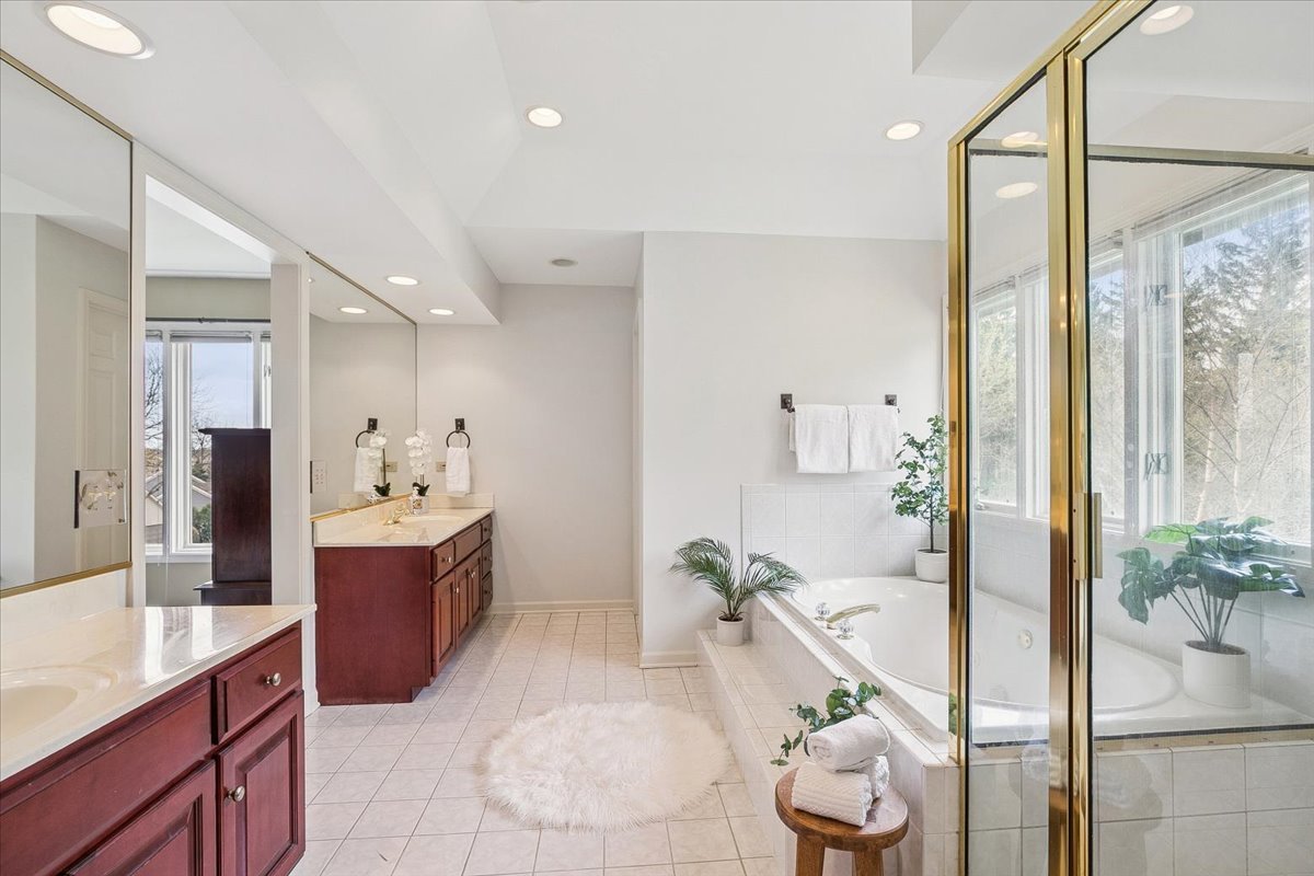 2496 Emerald Lane Lindenhurst, IL 60046 - Photo 34 of 40