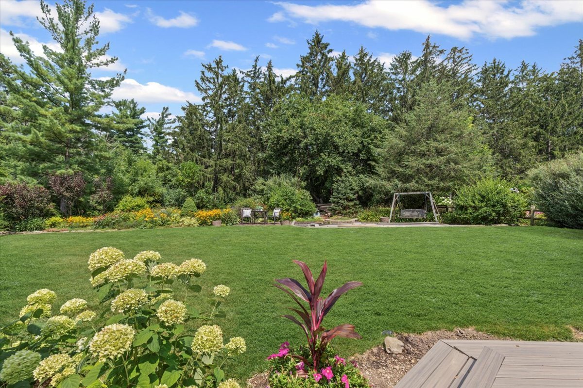 2496 Emerald Lane Lindenhurst, IL 60046 - Photo 5 of 40