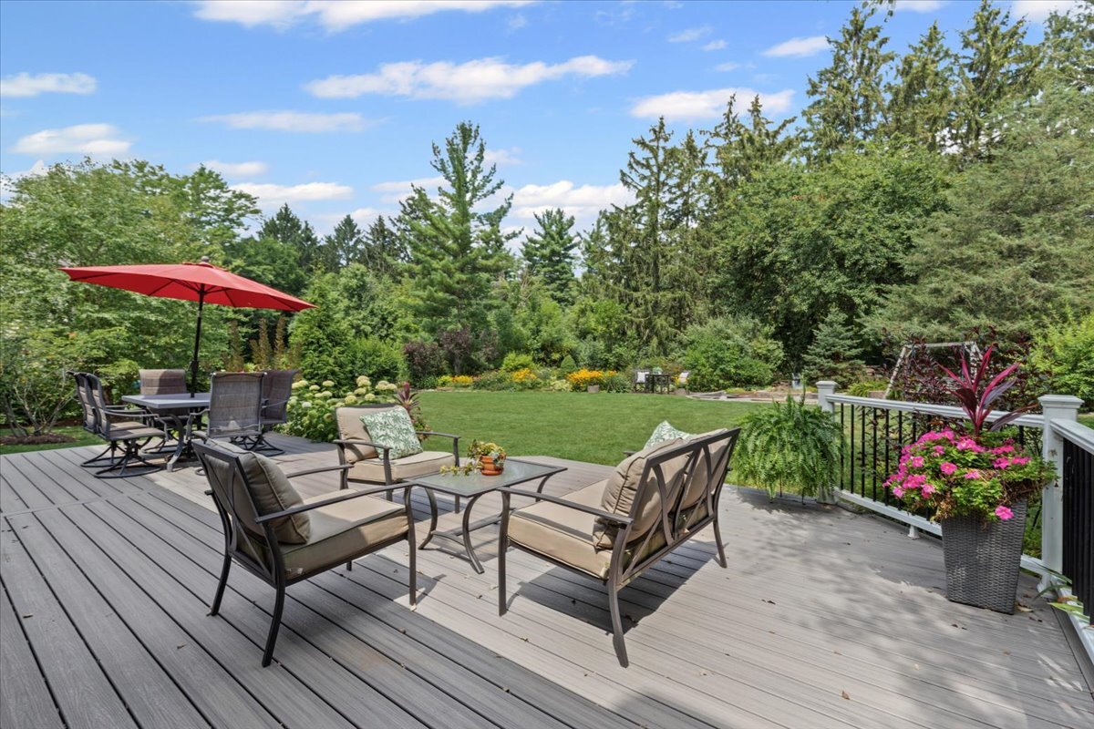 2496 Emerald Lane Lindenhurst, IL 60046 - Photo 6 of 40