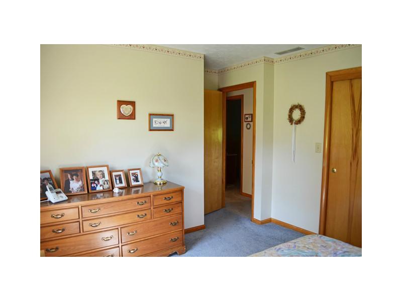 5176 Jonesville Road Columbus, IN 47201 - Photo 15 of 23 Gallery Image 15
