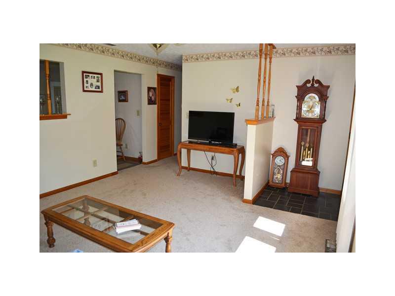 5176 Jonesville Road Columbus, IN 47201 - Photo 5 of 23 Gallery Image 5