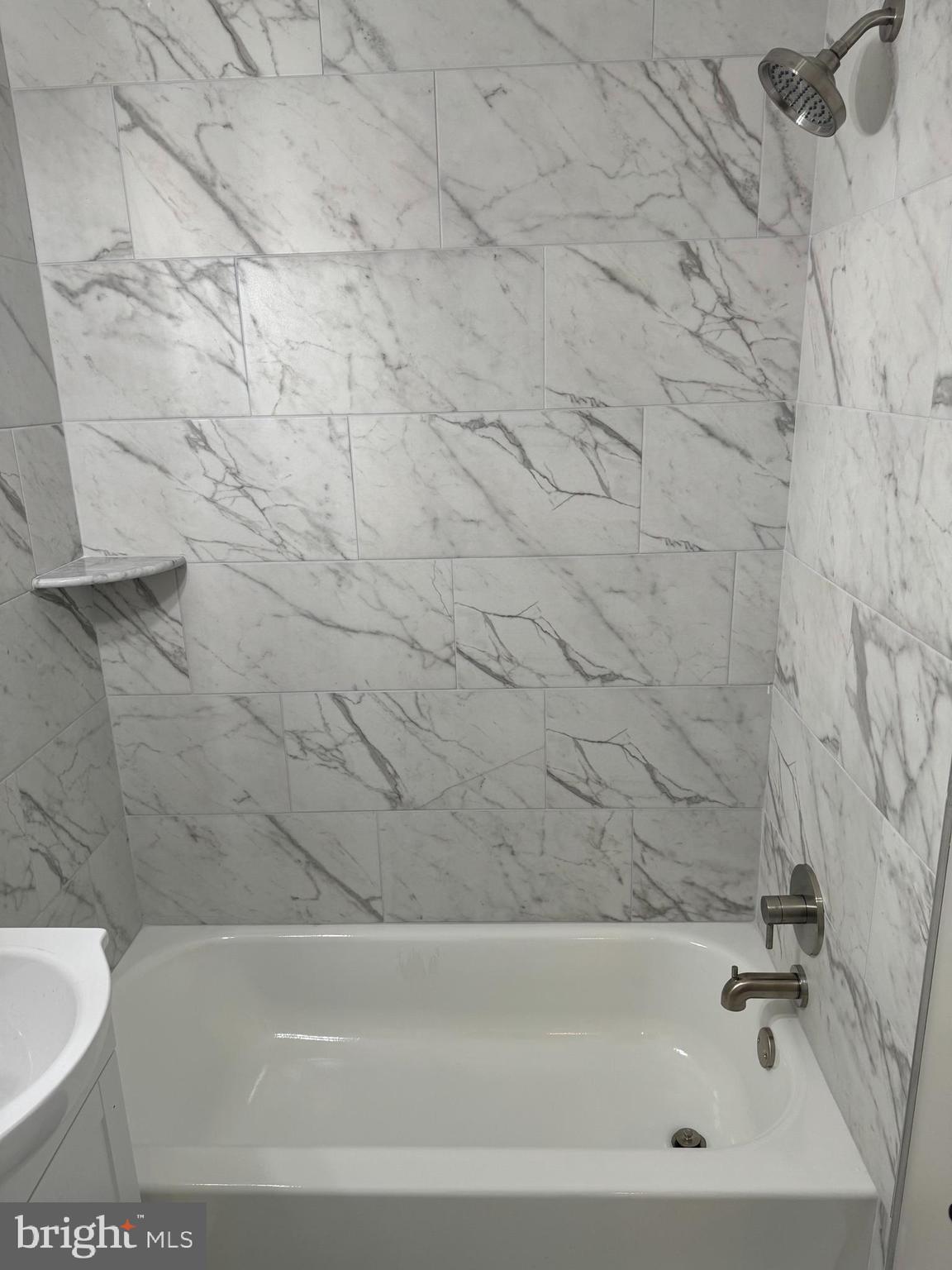 1841 Davisville Road, Unit B6 Willow Grove, PA 19090 - Photo 14 of 21 Shower/Tub