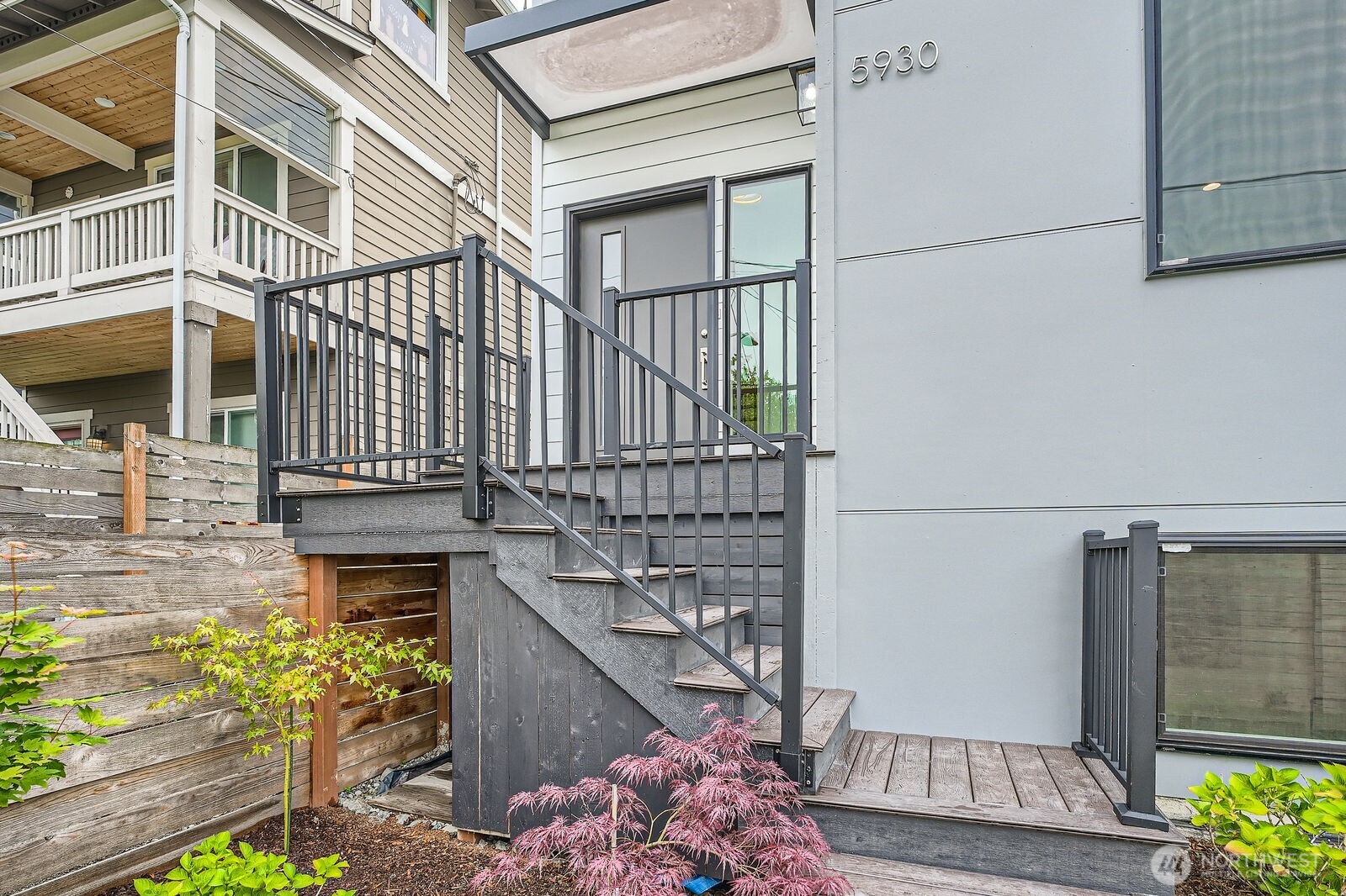 5930 18th Avenue South Seattle, WA 98108 - Photo 4 of 37