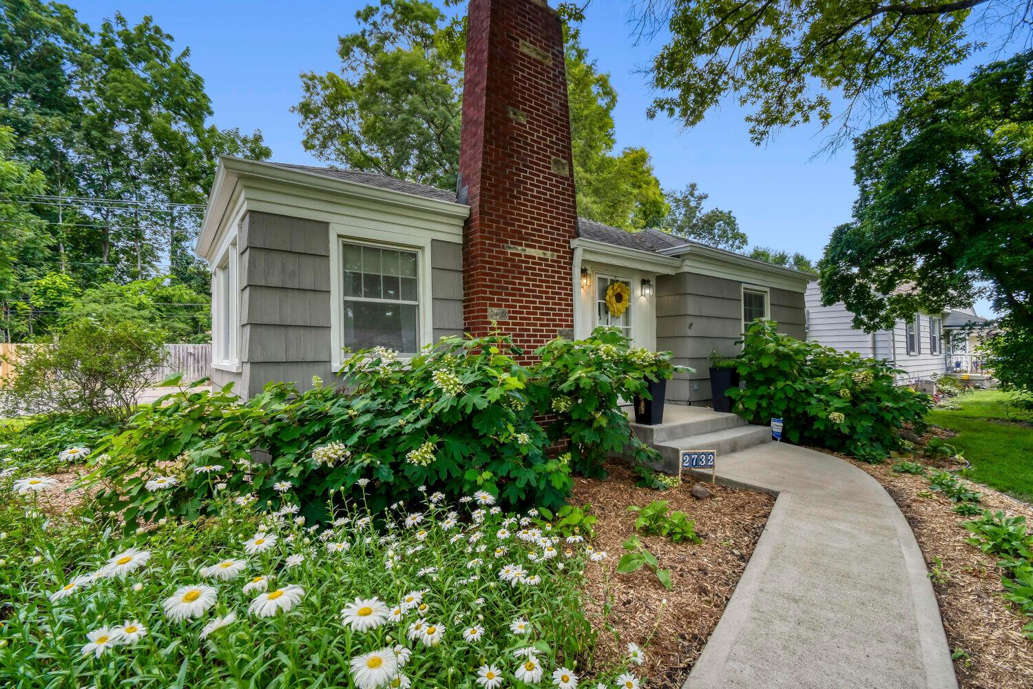 2732 Minerva Lake Road Columbus, OH 43231 - Photo 28 of 29 FRONT VIEW