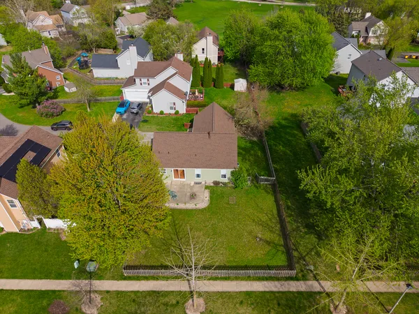 $285,000 | 2022 Aspen Drive, Woodstock, IL 60098