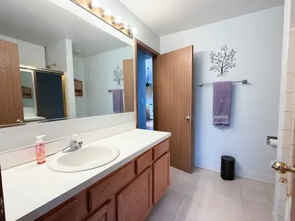 $285,000 | 2022 Aspen Drive, Woodstock, IL 60098