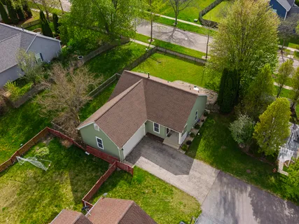 $285,000 | 2022 Aspen Drive, Woodstock, IL 60098