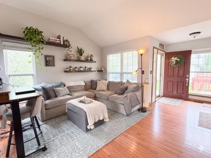 $285,000 | 2022 Aspen Drive, Woodstock, IL 60098