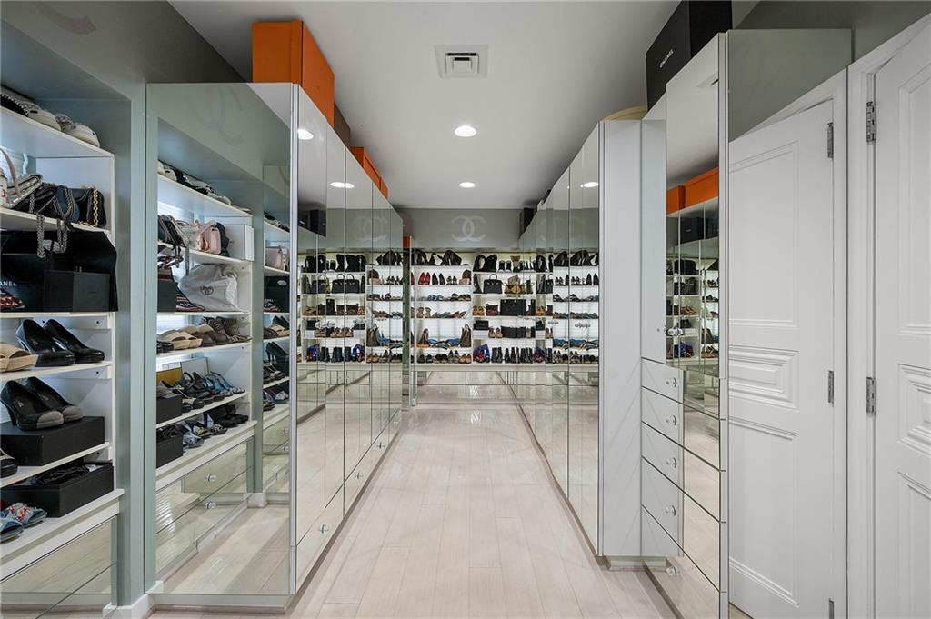 898 Persimmon Road Sewickley, PA 15143 - Photo 34 of 50 A boutique style dressing room will bring you pure joy.