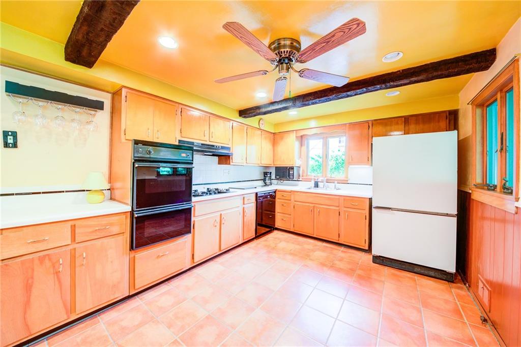 3927 Edge Road Pittsburgh, PA 15227 - Photo 11 of 25 Gallery Image 11