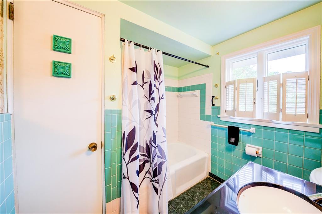 3927 Edge Road Pittsburgh, PA 15227 - Photo 20 of 25 Gallery Image 20