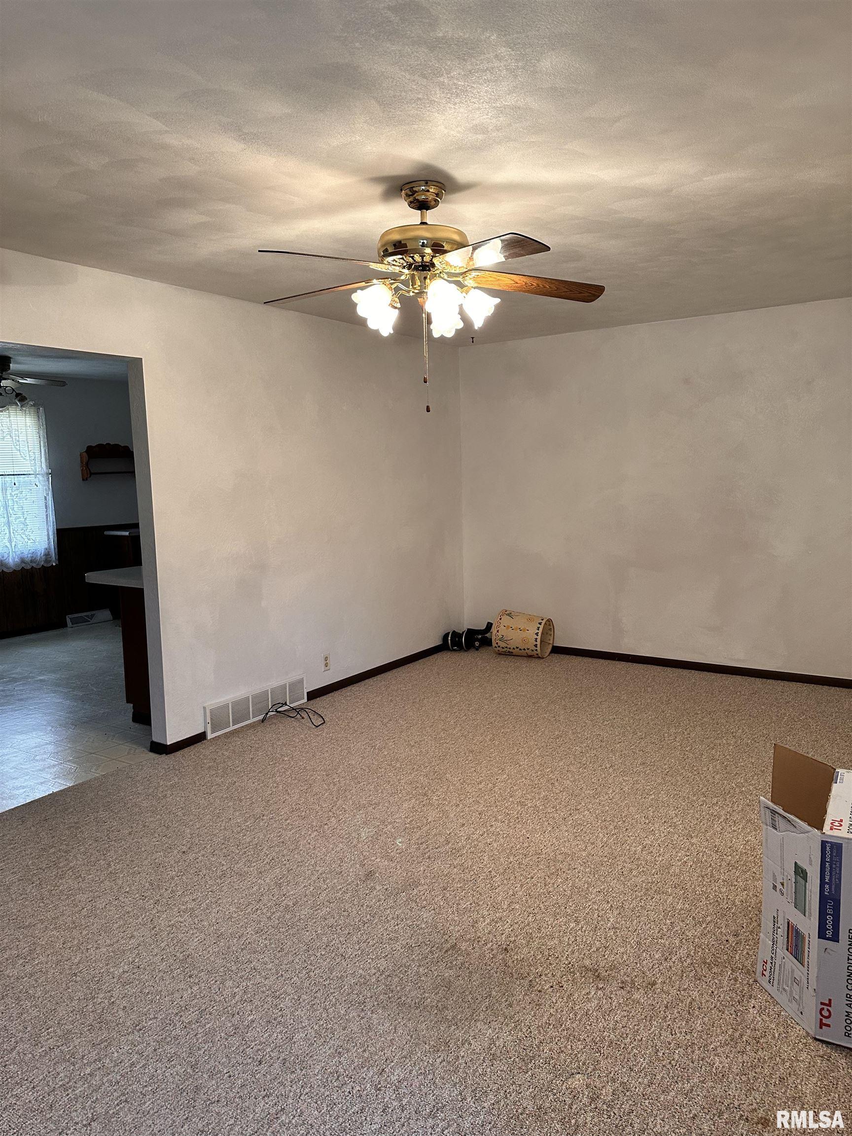 25501 North Wilson Road Canton, IL 61520 - Photo 8 of 31 Gallery Image 8