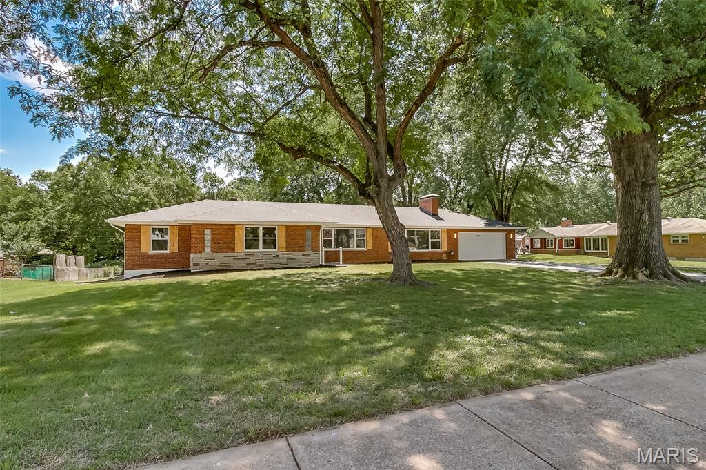 11640 Bellefontaine Road St. Louis, MO 63138 - Photo 3 of 54