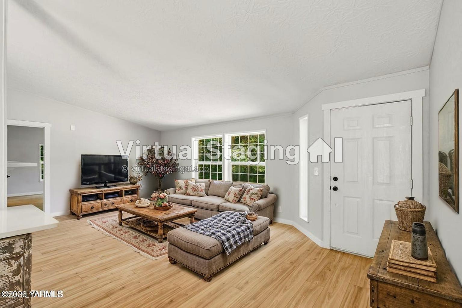 3351 South Naches Road Yakima, WA 98908 - Photo 6 of 41 3351-5 - Living Room - Farmhouse