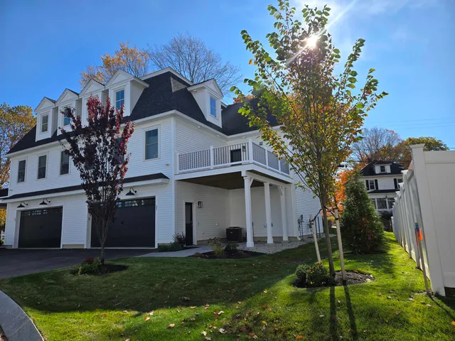 $1,350,000 | 3 Woodbury Avenue, Unit 3, Portsmouth, NH 03801