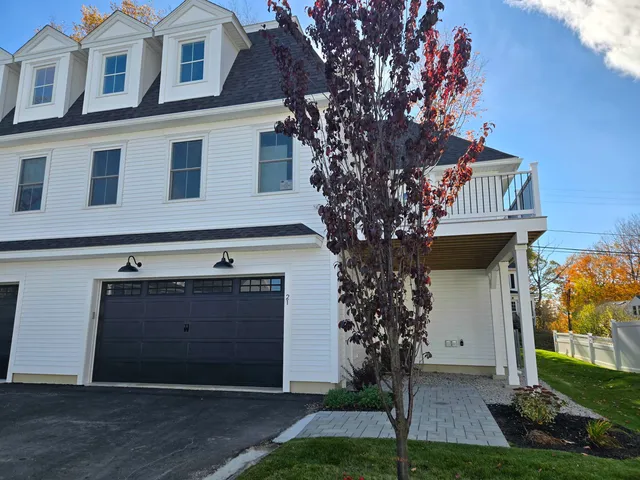 $1,350,000 | 3 Woodbury Avenue, Unit 3, Portsmouth, NH 03801