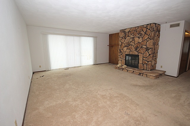 708 Quail Ridge Drive Freeport, IL 61032 - Photo 8 of 22 Gallery Image 8