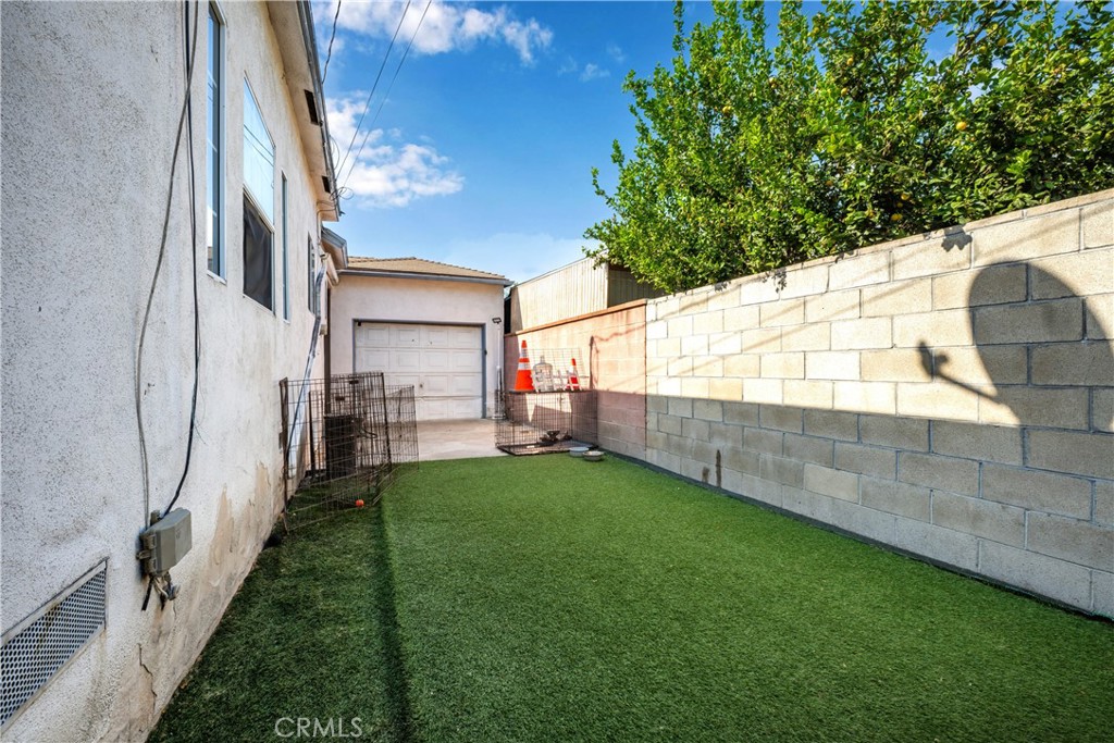 9722 Walnut Street Bellflower, CA 90706 - Photo 43 of 55 a view of an outdoor space