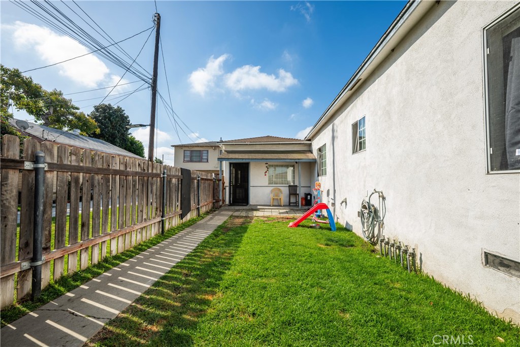 9722 Walnut Street Bellflower, CA 90706 - Photo 5 of 55