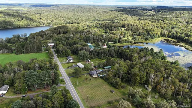 a view of a tennis court