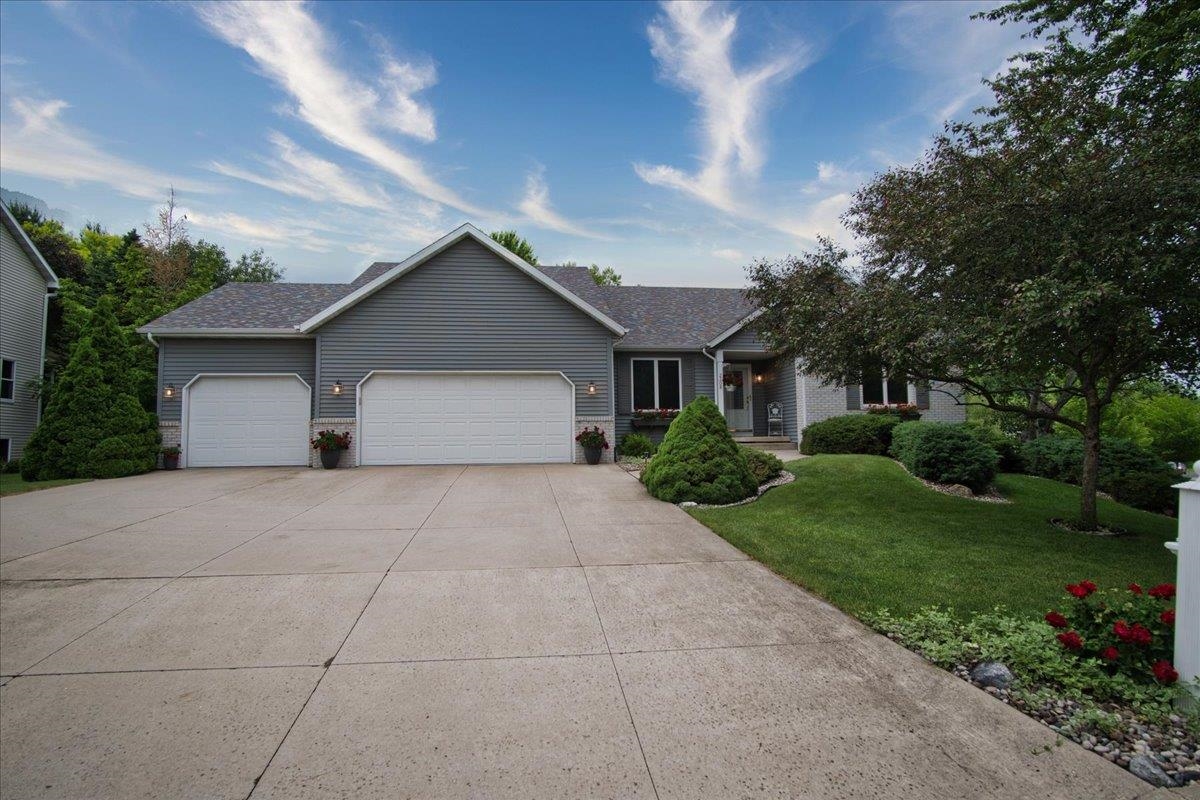 2308 Dynes Way Sun Prairie, WI 53590 - Photo 49 of 69