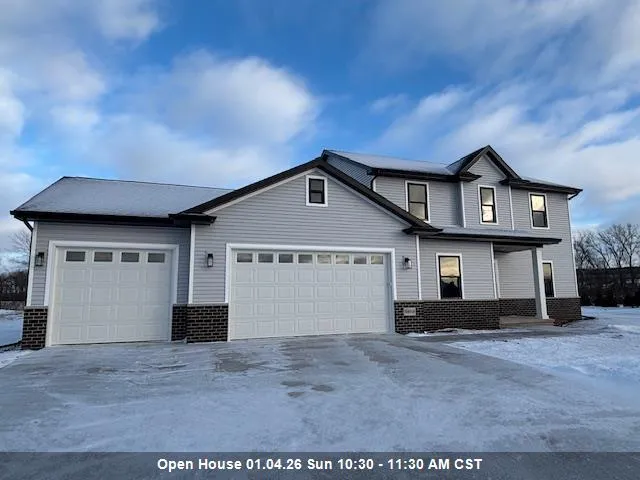 $499,900 | N8018 Blue Heron Circle, Sherwood, WI 54169