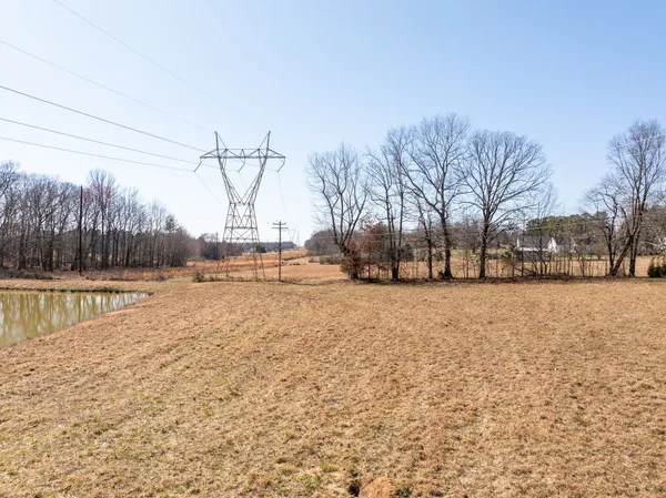 $189,000 | 4 Old Pond Lane, Dickson, TN 37055