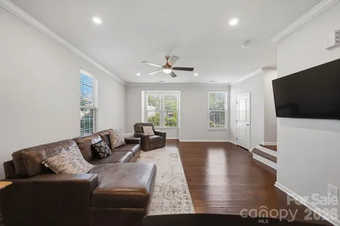 $535,000 | 1221 Queen Lyon Court, Charlotte, NC 28205