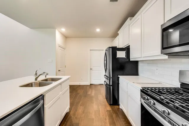 $2,400 | 6013 Wildflower Way, Little Elm, TX 76227