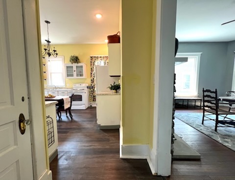 606 North Center Street Clinton, IL 61727 - Photo 12 of 33