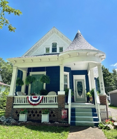 606 North Center Street Clinton, IL 61727 - Photo 2 of 33