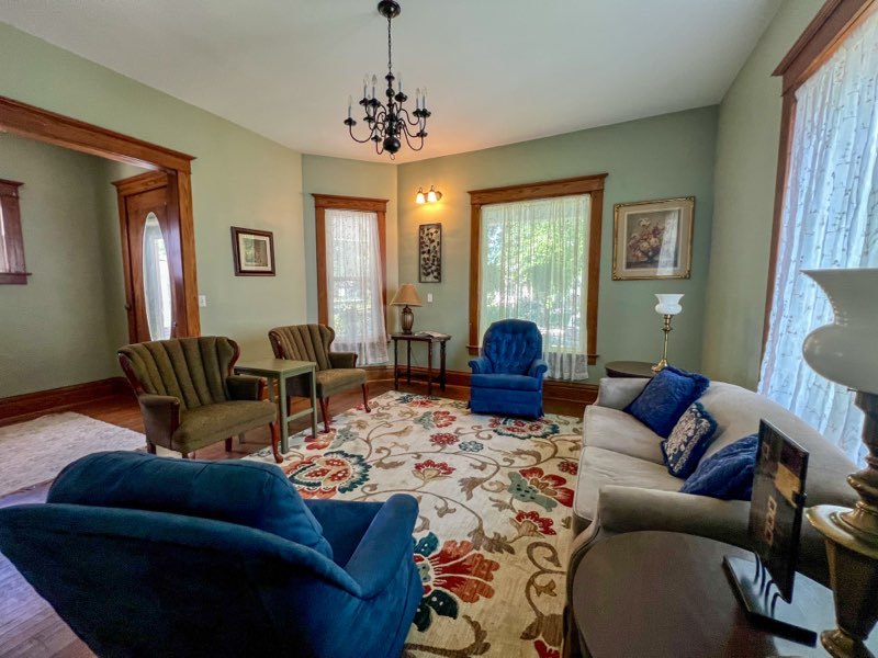 606 North Center Street Clinton, IL 61727 - Photo 8 of 33