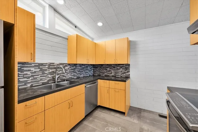 $395,000 | 61464 Adobe Drive, Joshua Tree, CA 92252