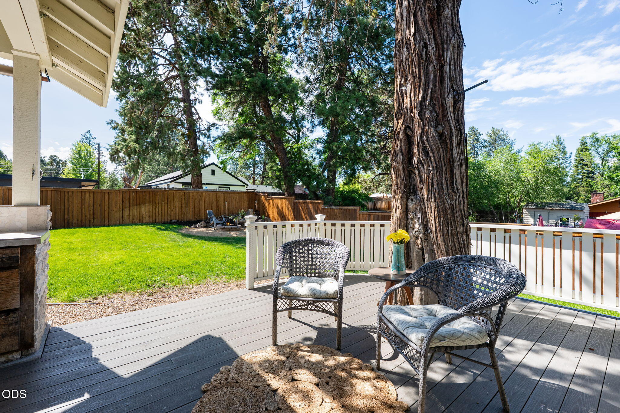 807 Northeast 10th Street Bend, OR 97701 - Photo 4 of 59
