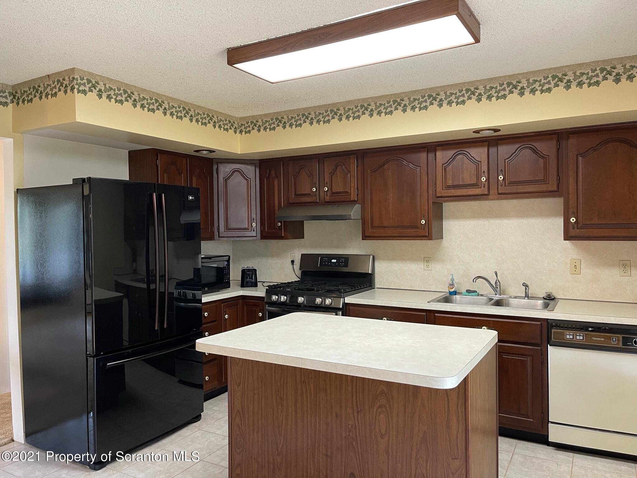 207 Willow Road Dalton, PA 18414 - Photo 9 of 25 Gallery Image 9