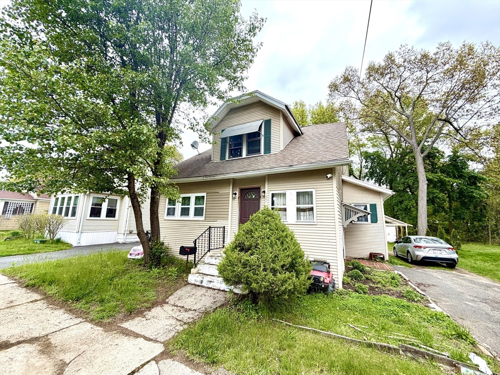 107 Dorset Street Springfield, MA 01108 - Photo 2 of 23