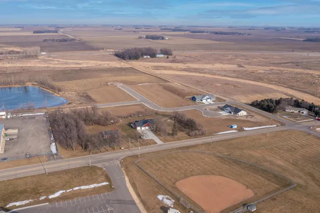 $5,000 | 109 Bluestem Drive, Blue Earth, MN 56013