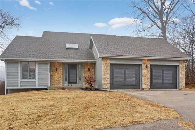 $425,000 | 2300 Northeast 67 Terrace, Gladstone, MO 64118