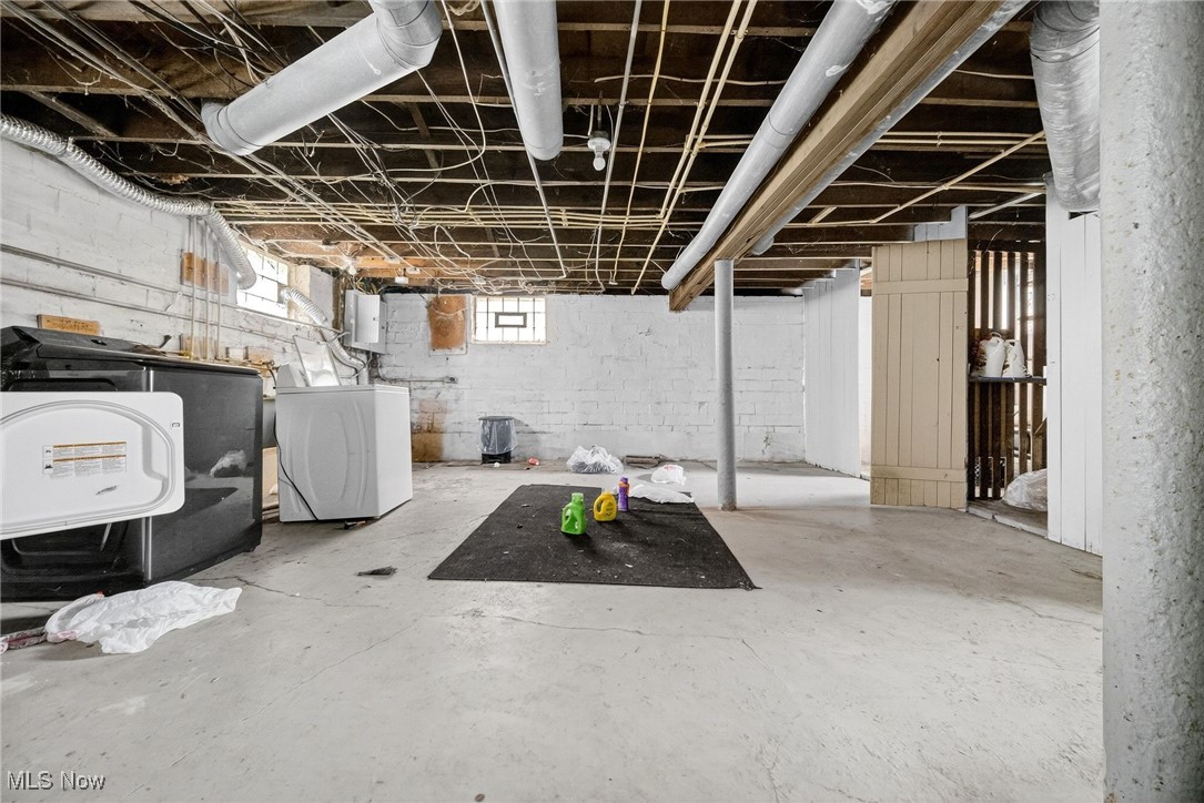1558 Ivydale Road Cleveland, OH 44118 - Photo 42 of 47 Gallery Image 42