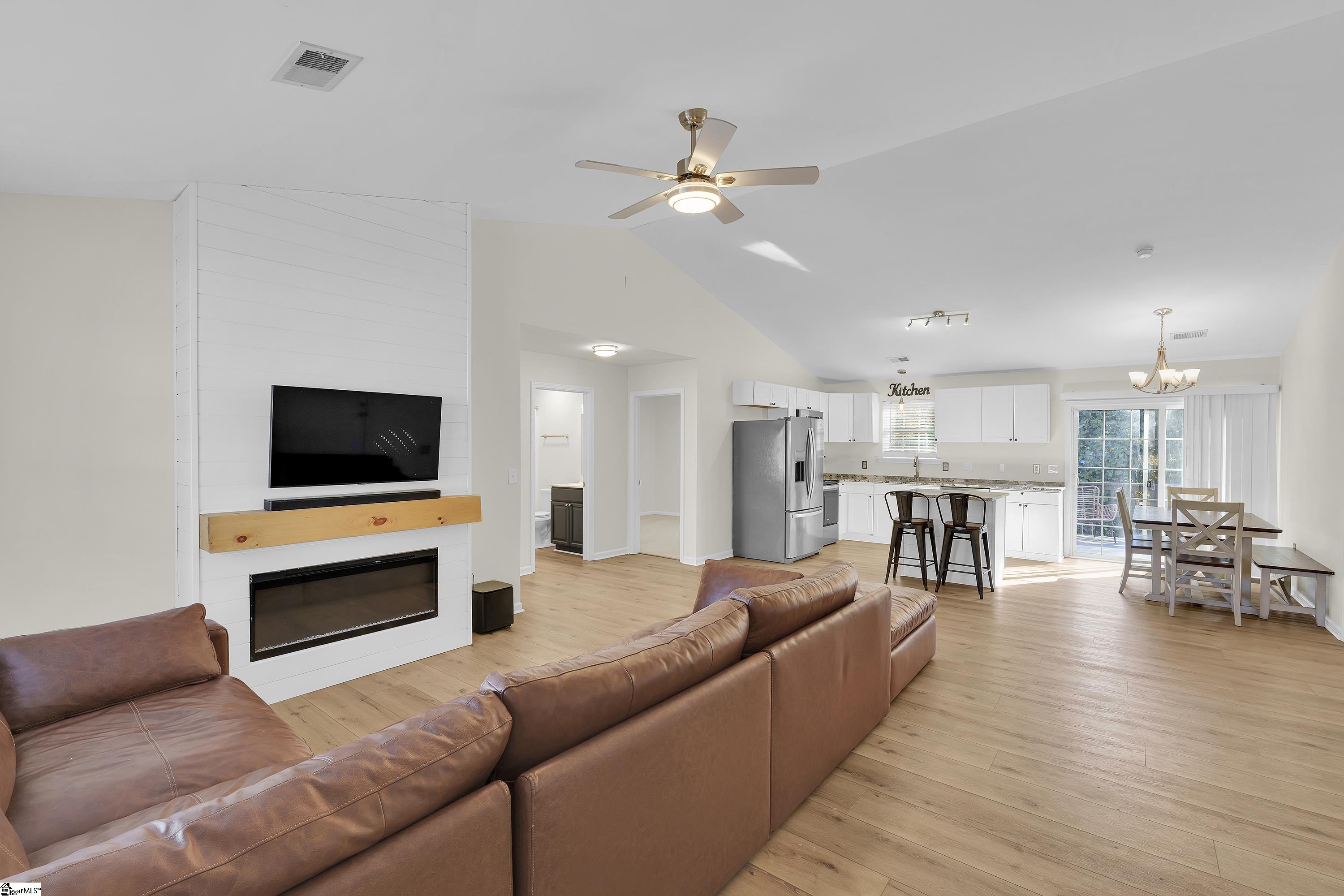 466 Pleasant Green Drive Inman, SC 29349 - Photo 4 of 20